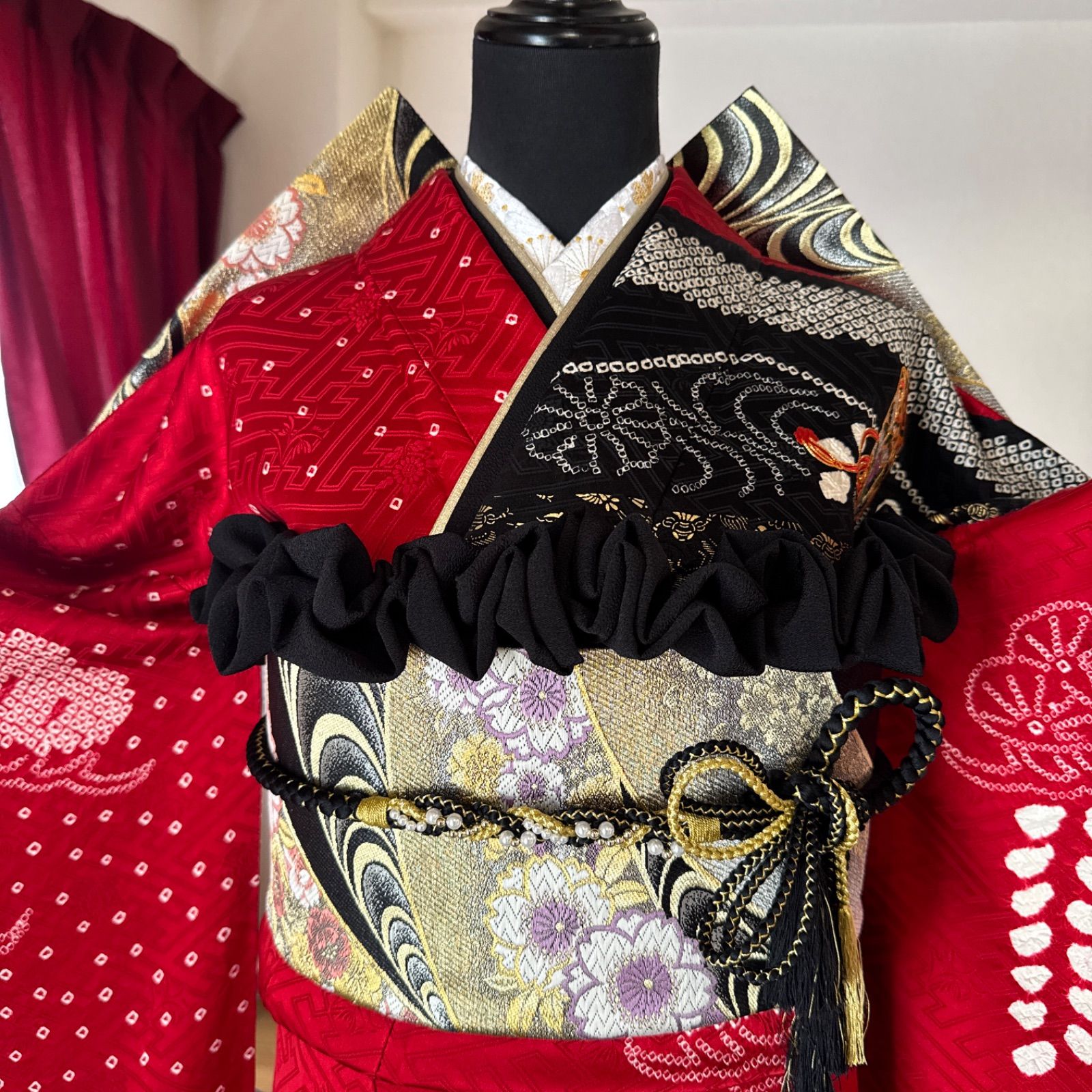豪華振袖セット(4点)・袋帯・半衿・重ね衿・古典柄・絞り・金糸刺繍 