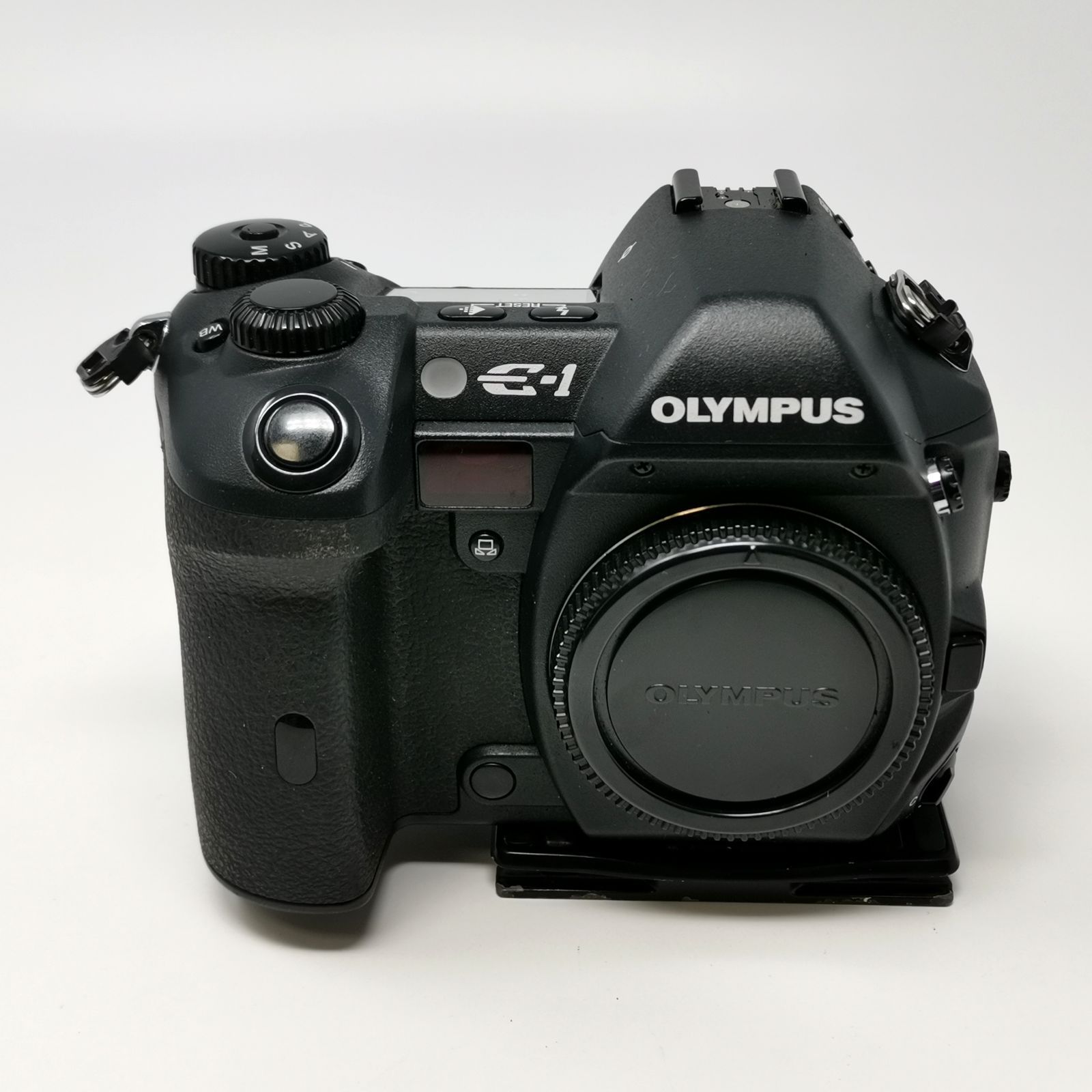 オリンパス デジタル一眼レフカメラ E-1 ブラック 充電器ないため動作 