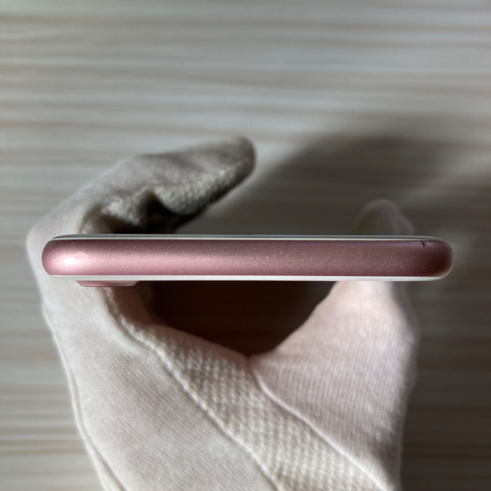 iPhone7 32GB ROSEGOLD バッテリー75% SIMフリー - メルカリ