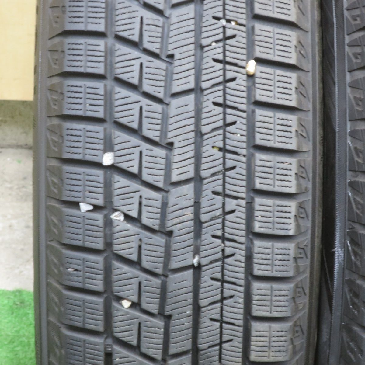 バリ溝！23年！キレイ！9.5分☆スタッドレス 185/70R14 ヨコハマ 