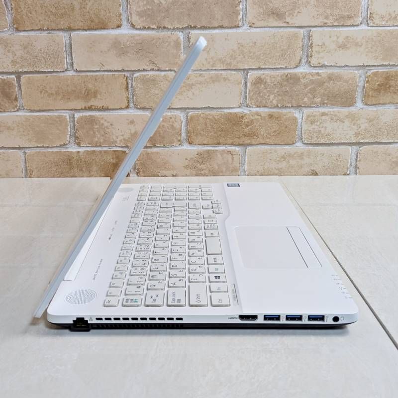 美品Core i7高性能！オフィス付きSSD爆速・メモリ8G初心者OK