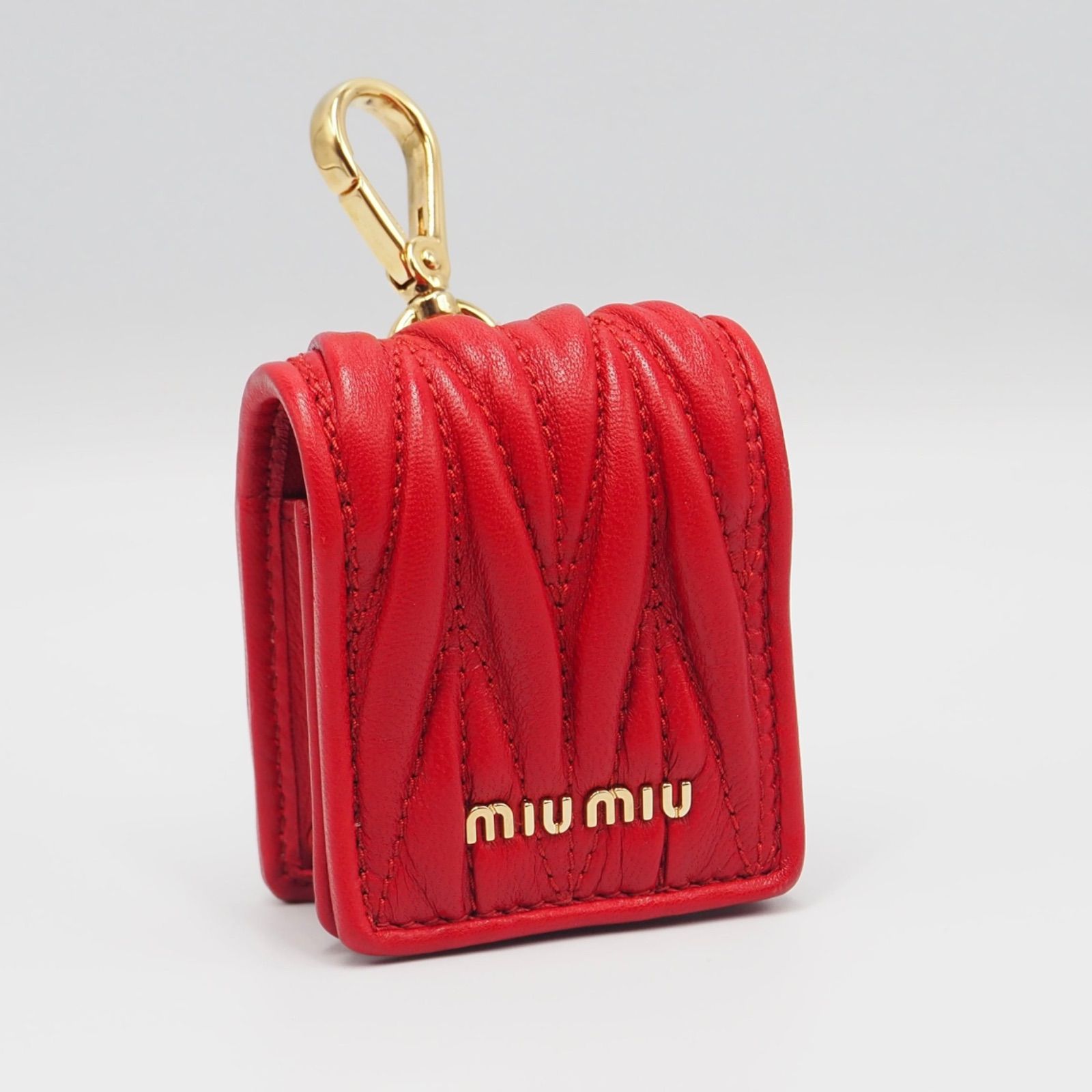 MIU MIU マテラッセ Air Pods ケース レザー レッド ミュウミュウ