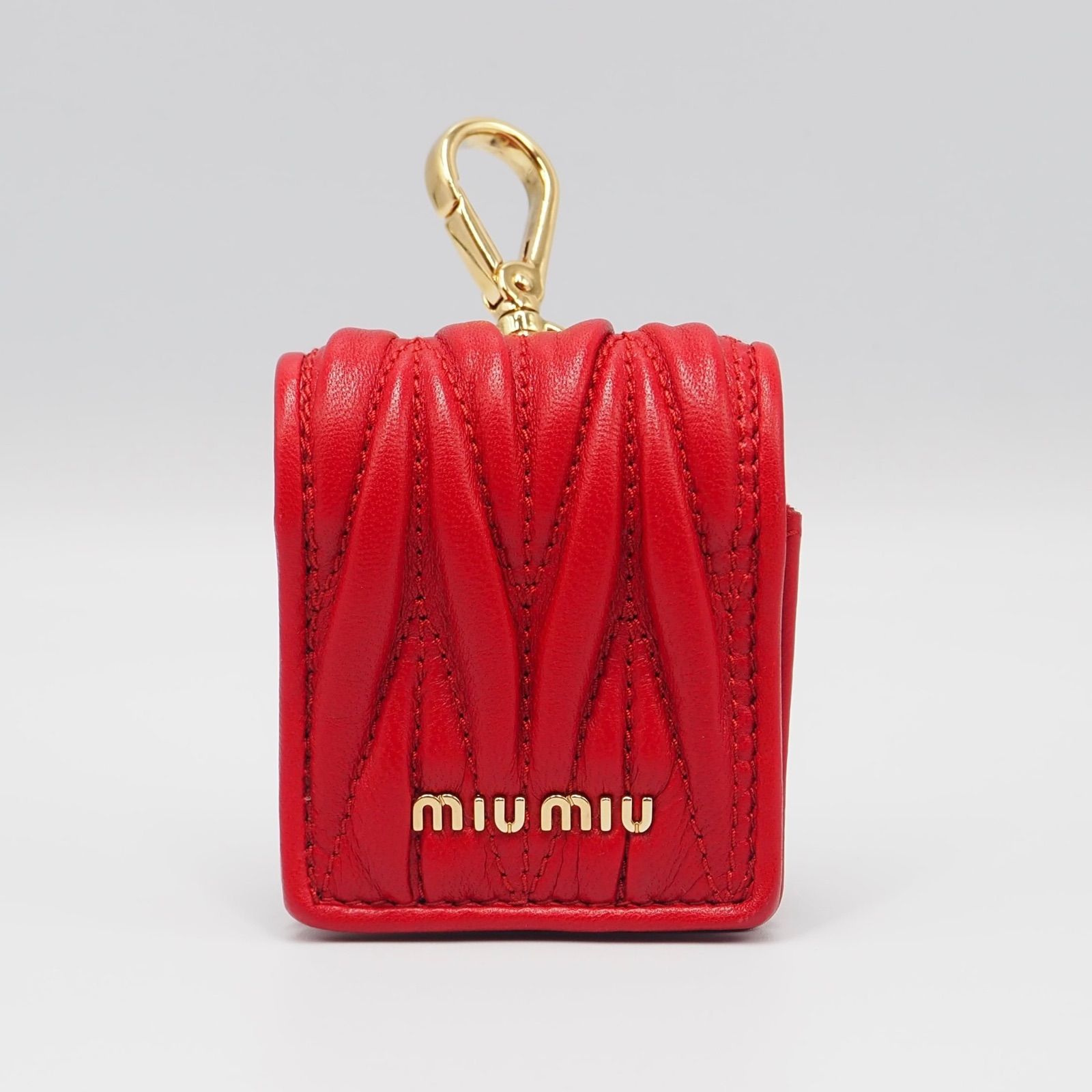 MIU MIU マテラッセ Air Pods ケース レザー レッド ミュウミュウ