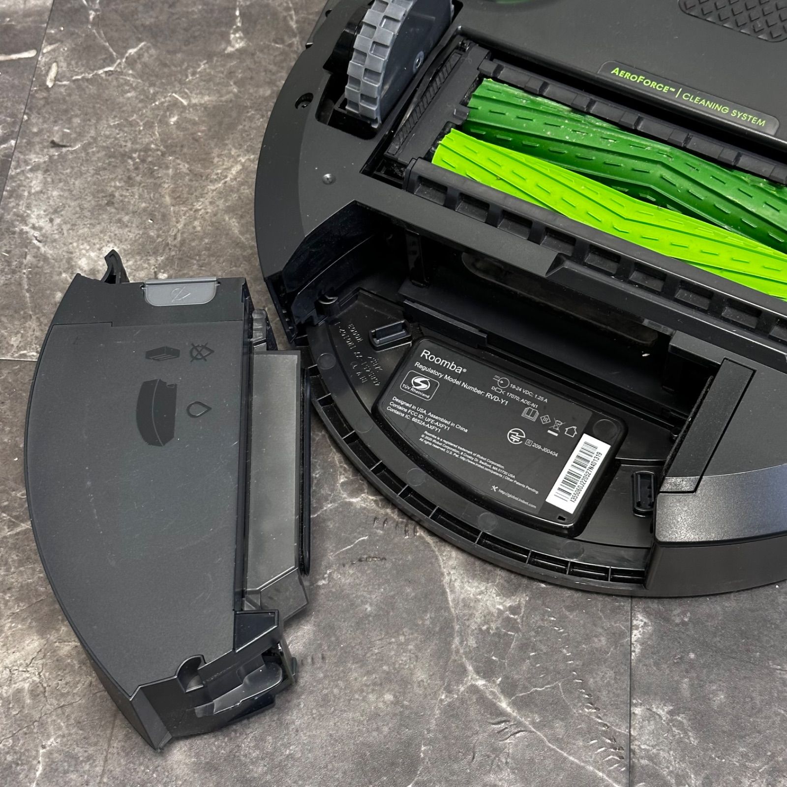 ◇iRobot Roomba i3 2022年製 クリーンベース付（自動ゴミ収集機能搭載