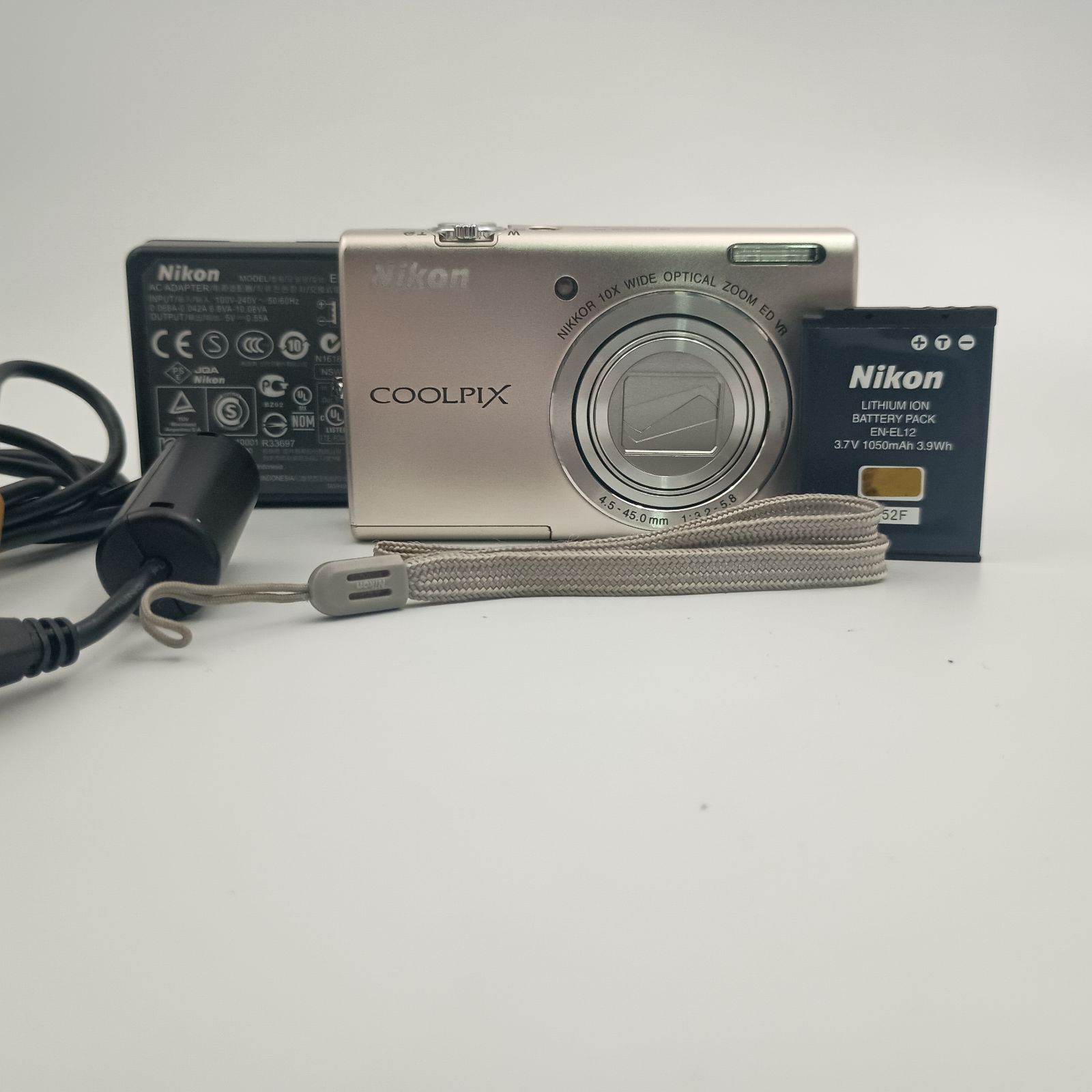 カメラ ショット数小 Nikon D5100 手振補正機能付きVRレンズ スマホ転送