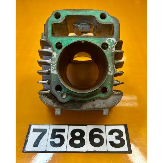 75863 中古 HONDA ホンダ スーパーカブ110 シリンダー KWB - メルカリ