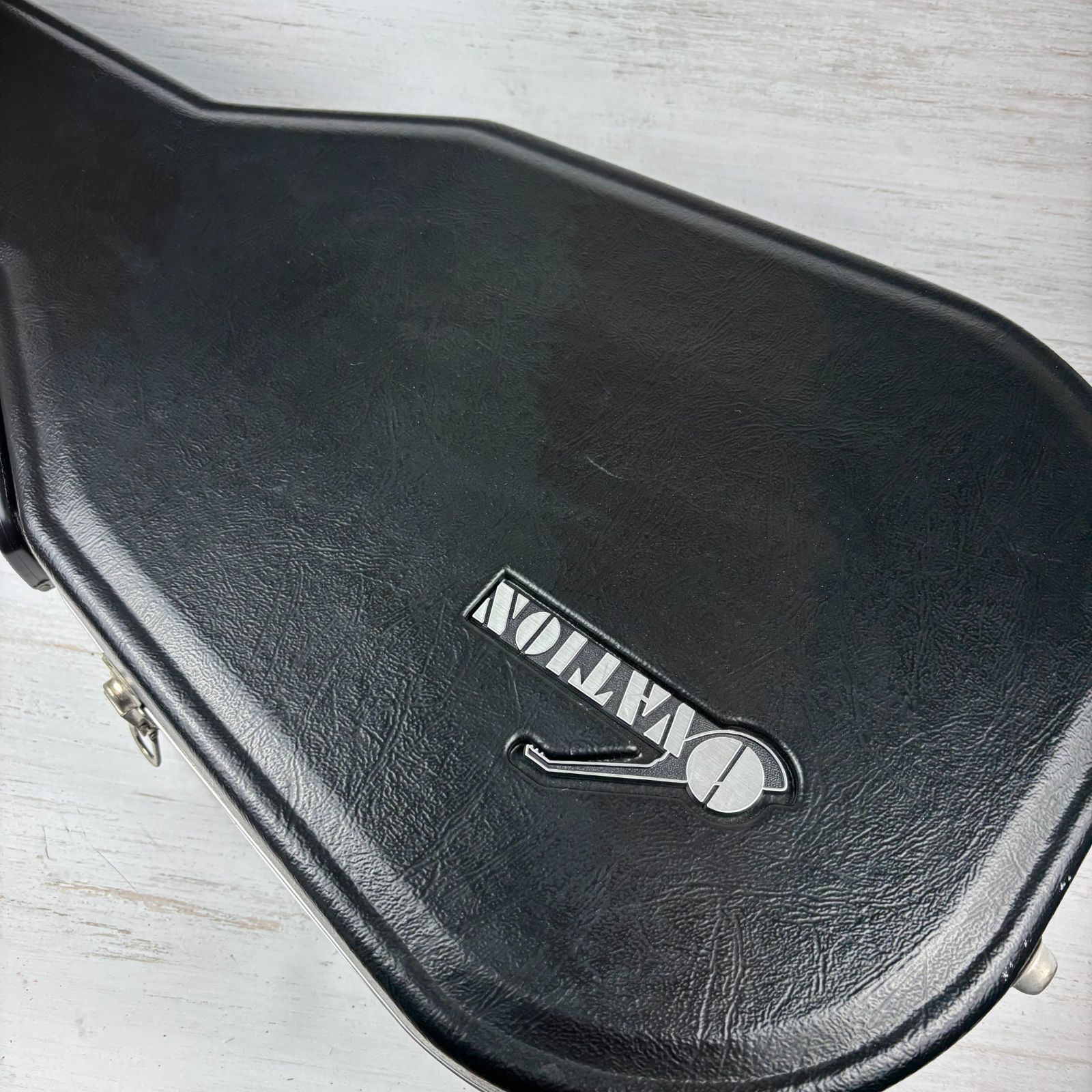 Ovation Celebrity Deluxe ハードケース、ストラップ付き OVATION Celebrity Deluxe CS257 純正ハードケース付き #ES1961 - メルカリ