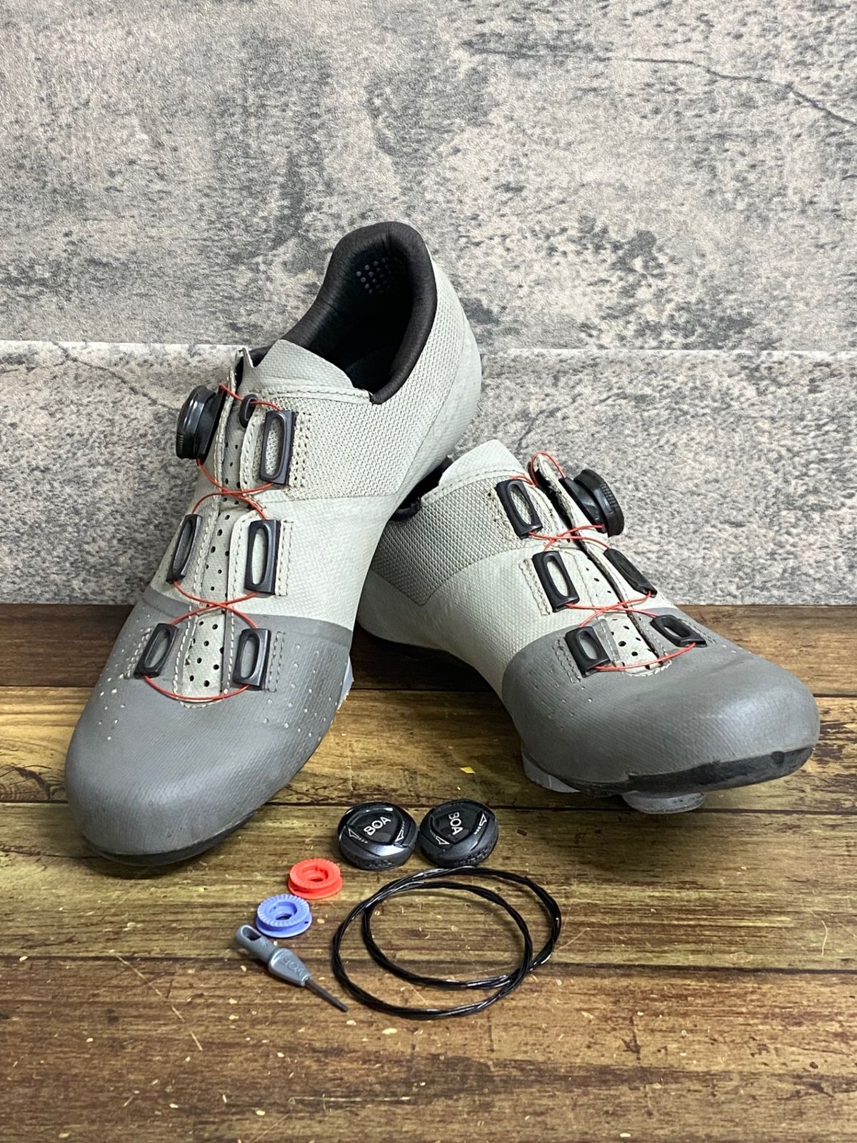 Fizik(フィジーク) ＳＰＤビンディングシューズ　サイズ：４１ クリート付 JY254 フィジーク fizik テンポ TEMPO R4 ビンディングシューズ SPD-SL