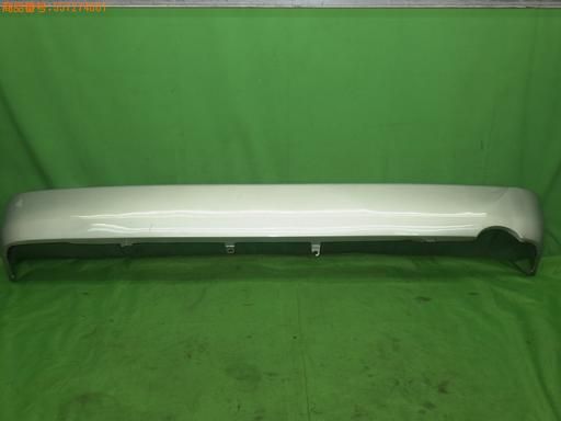 中古】52159-26340 200 ハイエース グランドキャビン 純正 リア 