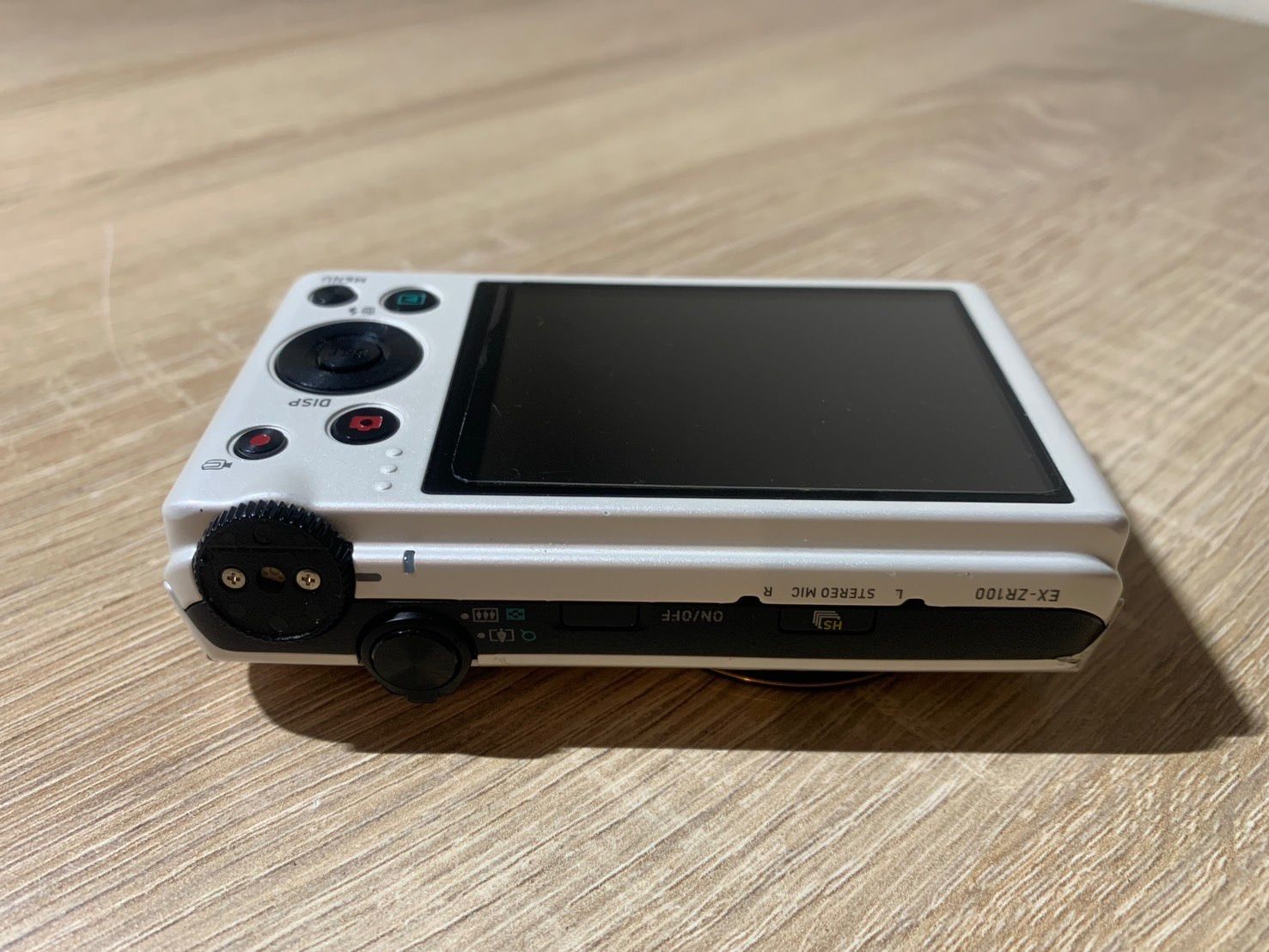 8674 Casio EXILIM EX-ZR100 ホワイト デジカメ ジャンク品 - メルカリ