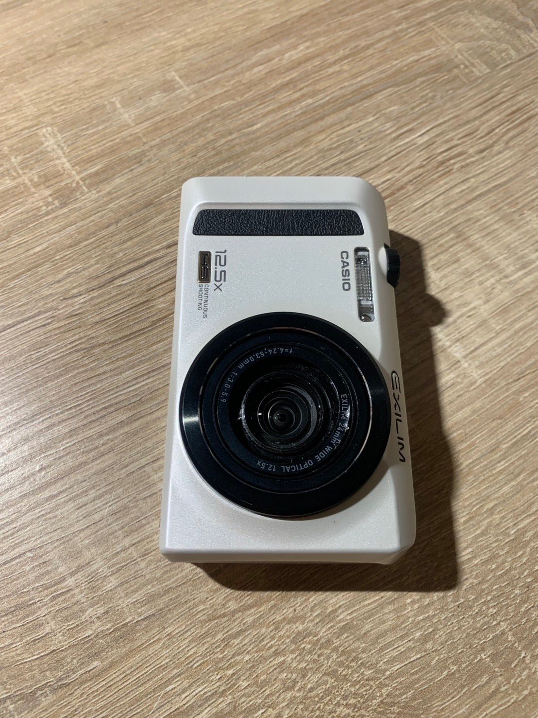 8674 Casio EXILIM EX-ZR100 ホワイト デジカメ ジャンク品 - メルカリ