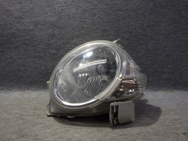 シエンタ 左ヘッドライト HID NCP81/85 後期 52-172 H 81150-52830