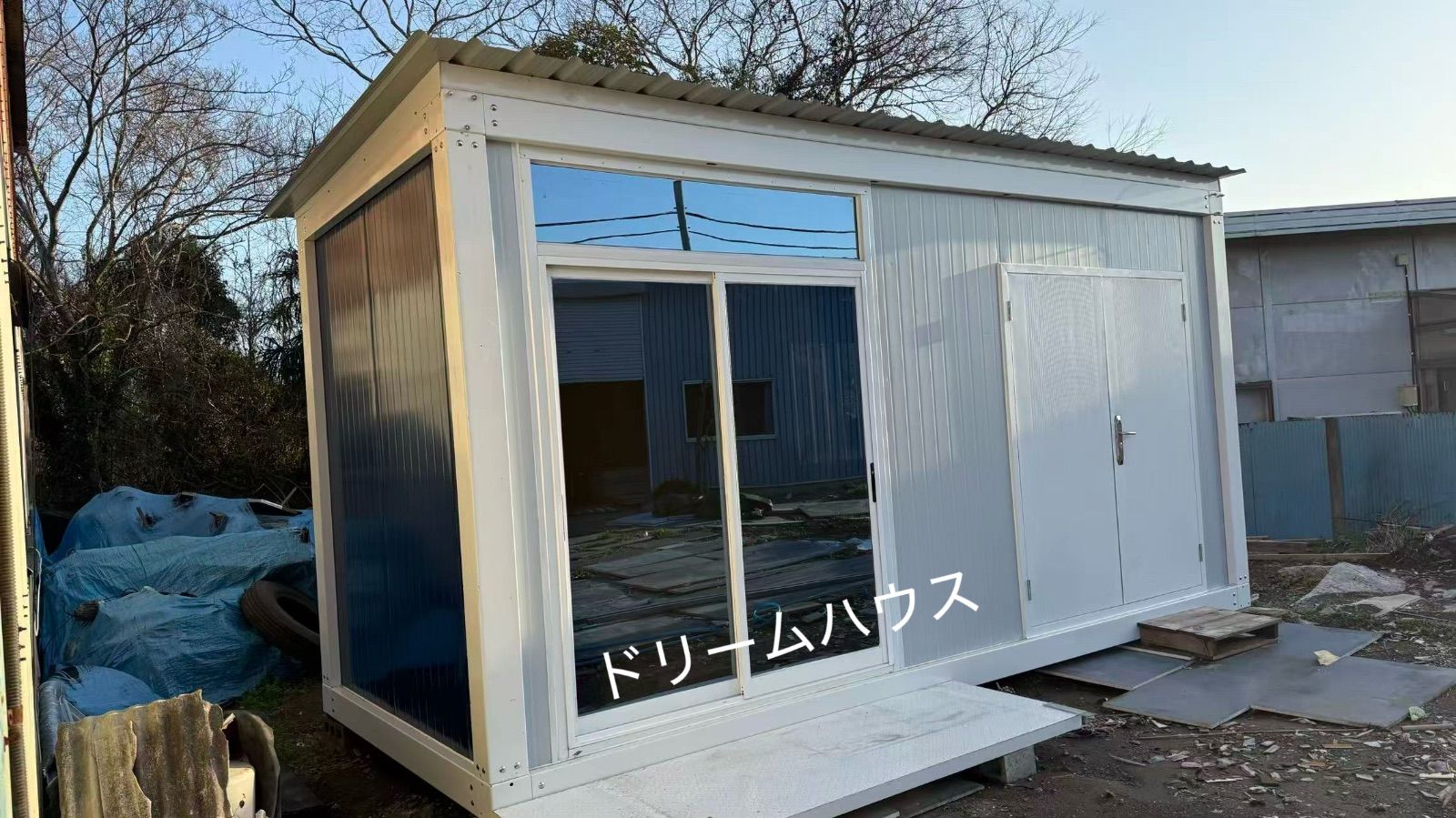 8畳2.4x5.4x2.8m勾配屋根プレハブ 仮設 物置 倉庫 事務所 - メルカリ