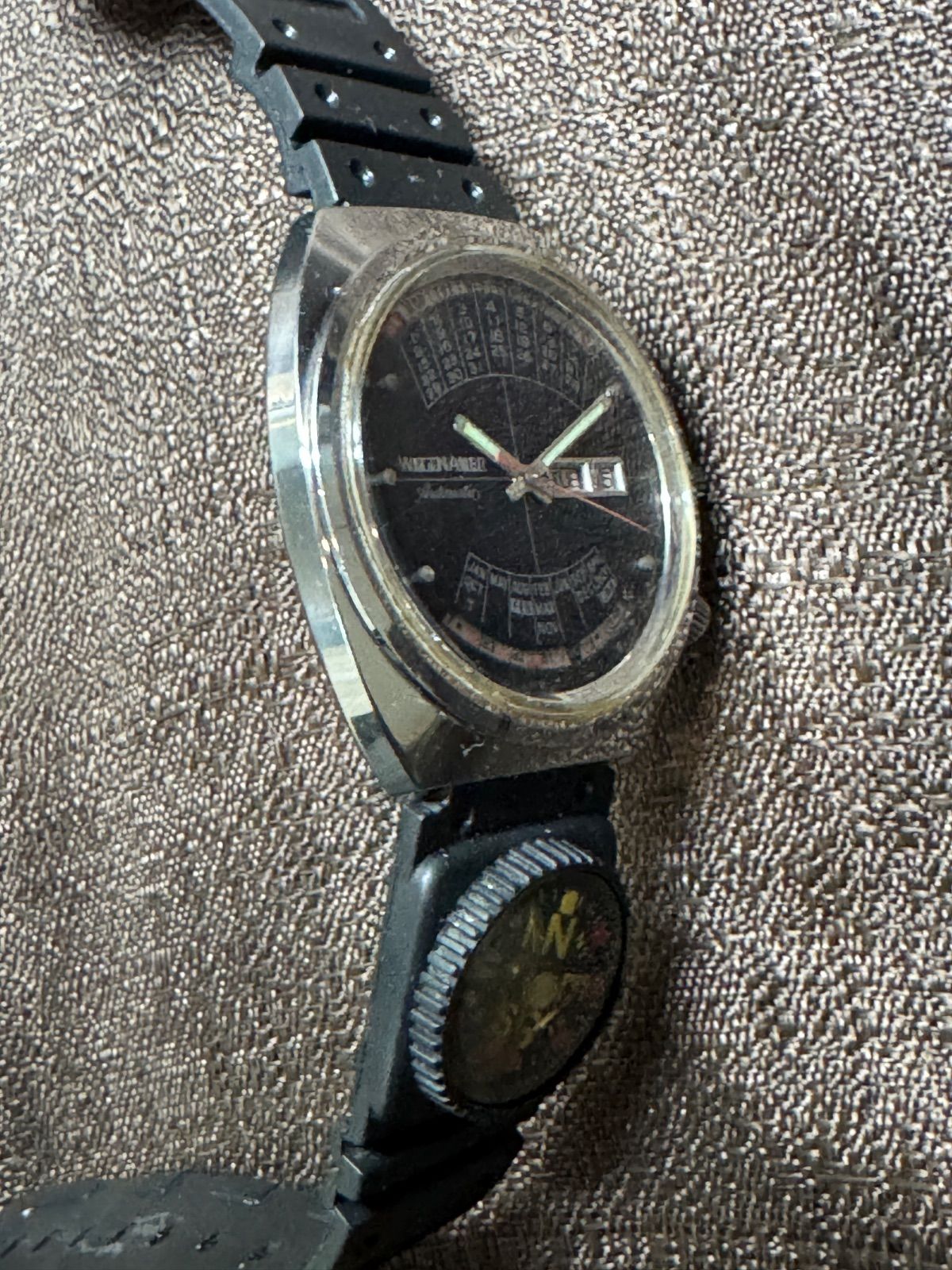 Wittnauer 万年カレンダー