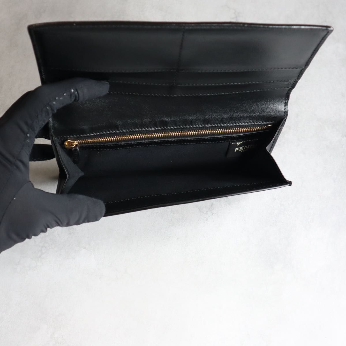 ブラック 長財布 金具付き FENDI フェンディ / バグズアイロングウォレット 長財布 フラップ