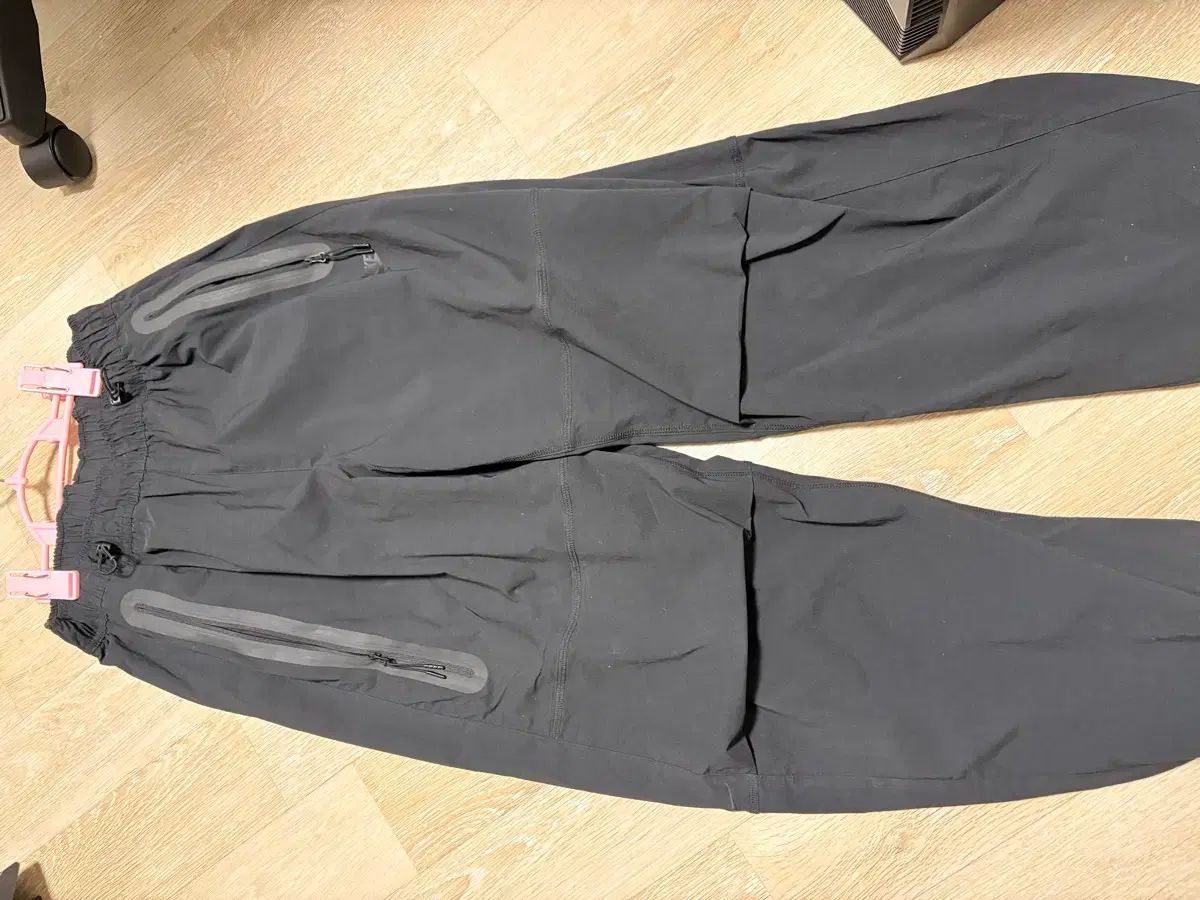 ナイキ テックウーブン ウィンドランナー パンツ