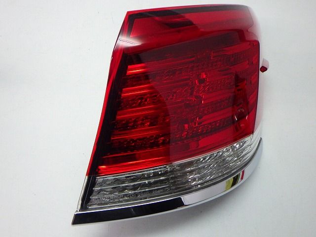 210系クラウン GWS 右テール GRS AWS211/214 30-404 P 81551-30D11