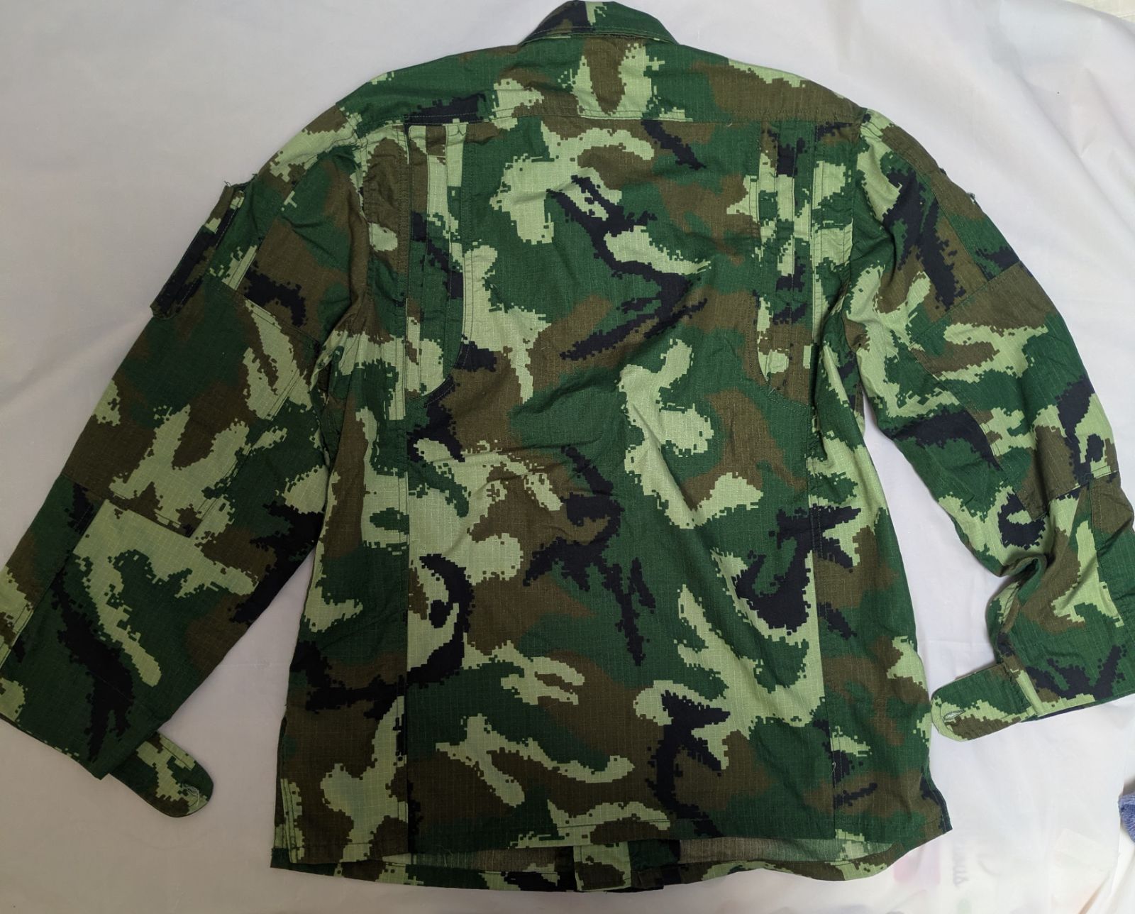 人民解放軍夏迷彩服 中国人民解放軍 07式作戦服・林地迷彩 実物