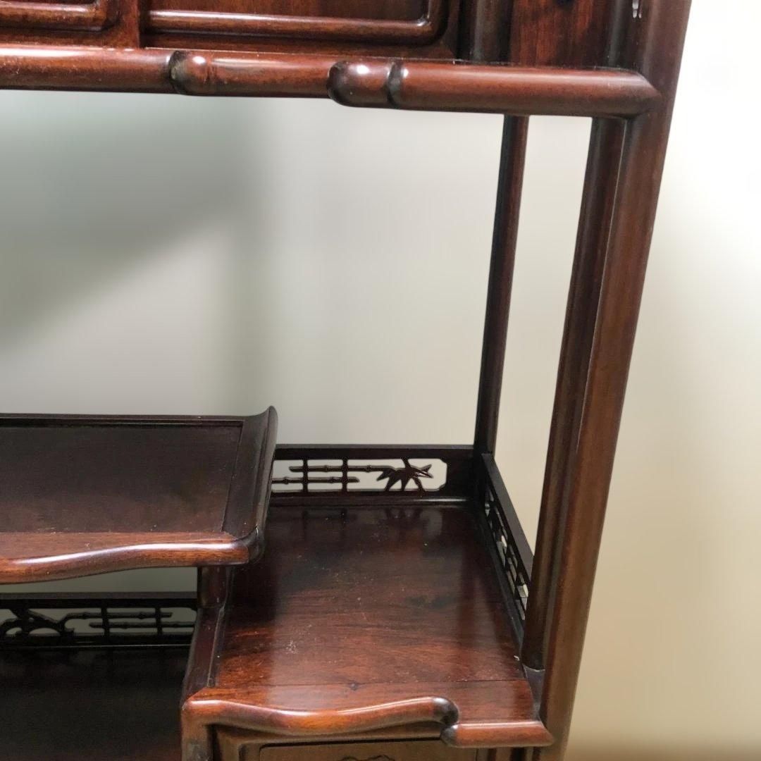 中国家具 唐木 飾り棚 茶棚 木製 彫刻 透かし彫り 収納棚 キャビネット