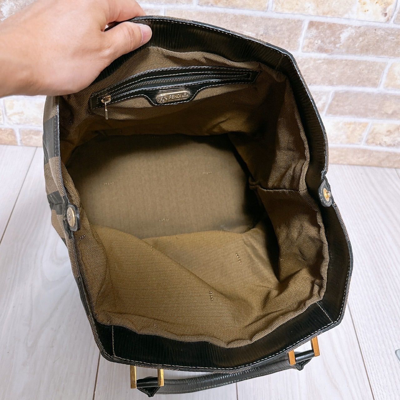 美品》FENDI(フェンディ)トートバック - メルカリ