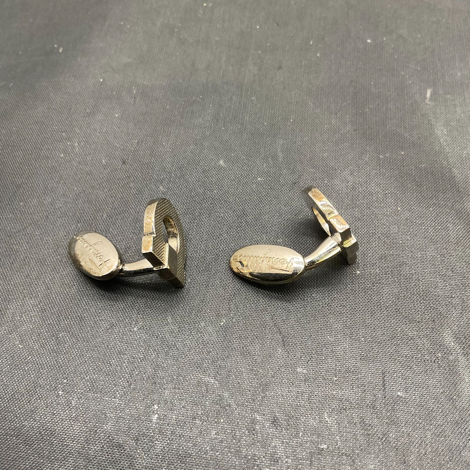 サルヴァトーレフェラガモ カフスボタン B25060279 - メルカリ