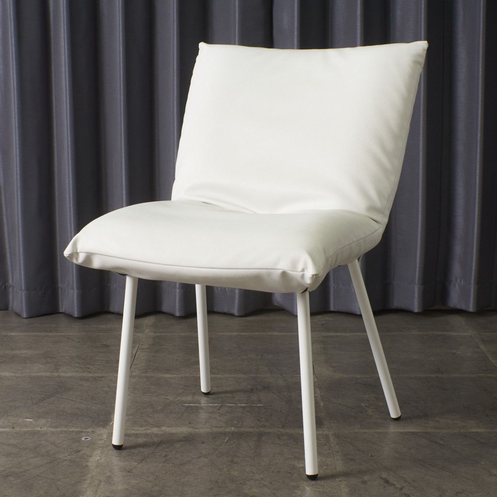【発送の場合は即購入不可】 定価10万〜 Ligne Roset Calin スチールレッグ ダイニングチェア 椅子 フランス リーンロゼ カラン サイドチェア モダン 高級 98707 定価10万〜 Ligne Roset Calin スチールレッグ ダイニングチェア 椅子