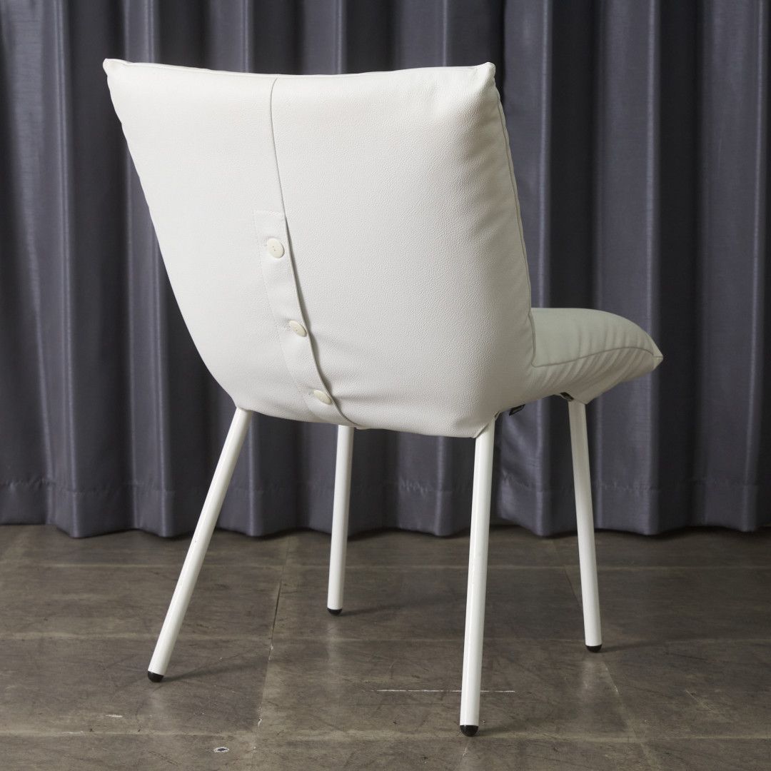 【発送の場合は即購入不可】 定価10万〜 Ligne Roset Calin スチールレッグ ダイニングチェア 椅子 フランス リーンロゼ カラン サイドチェア モダン 高級 98707 定価10万〜 Ligne Roset Calin スチールレッグ ダイニングチェア 椅子