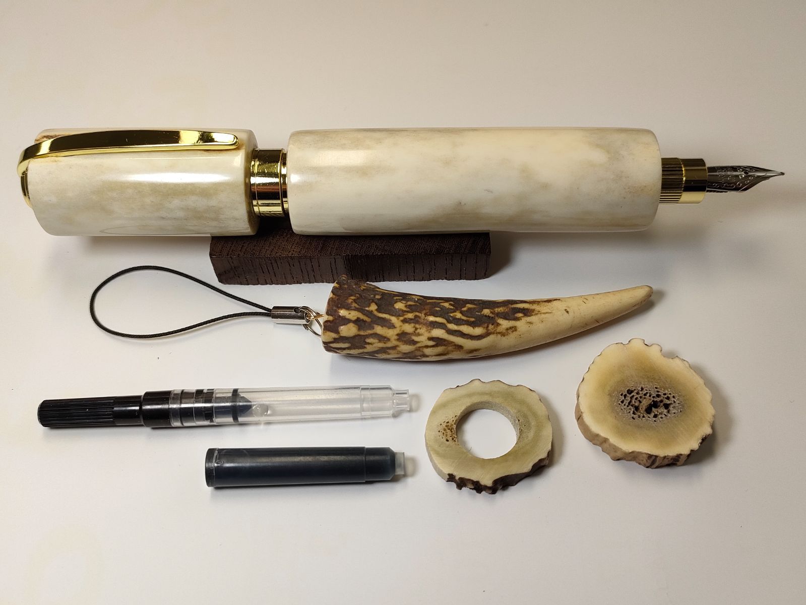 鹿の角】グラデュエイト万年筆 - メルカリ