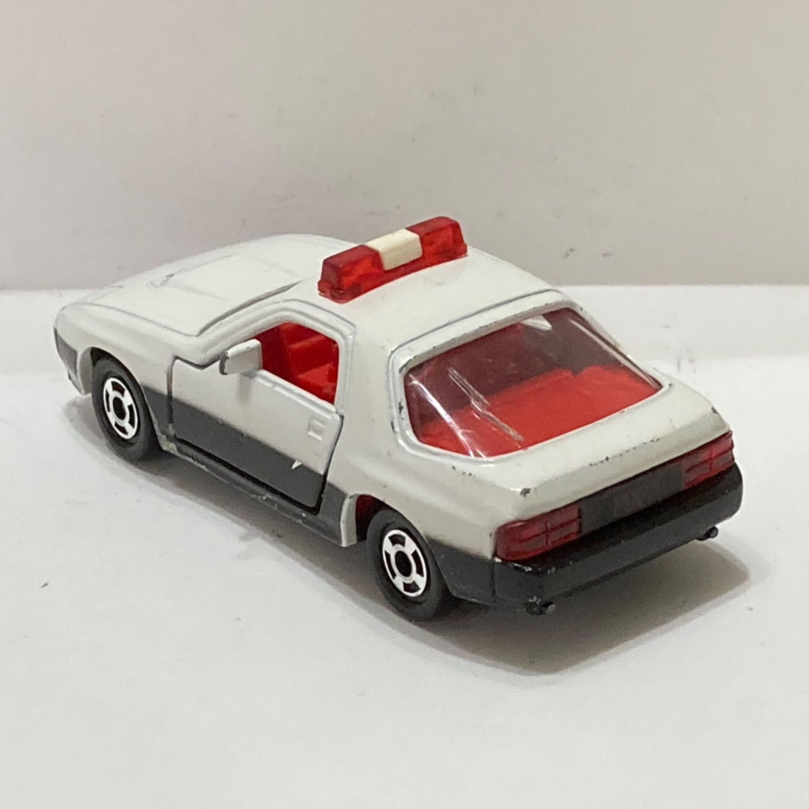 【新品未使用】マツダ サバンナ RX-7 FC3S パトロールカー付 7台セット トミカ】マツダ サバンナ RX-7 パトロールカー (FC3S) ／日本製