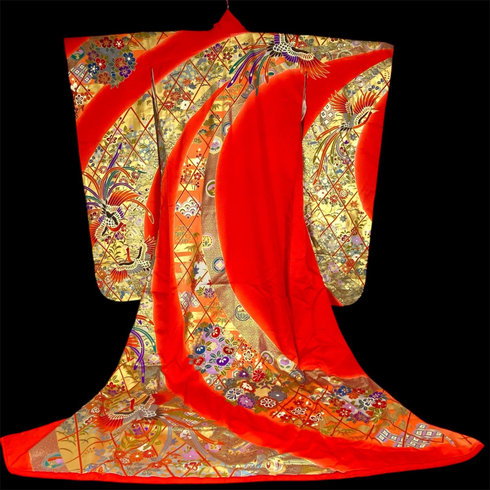 豪華絢爛】色打掛 赤地 金彩 鶴 松 菊 牡丹 格子文様 婚礼衣装 花嫁