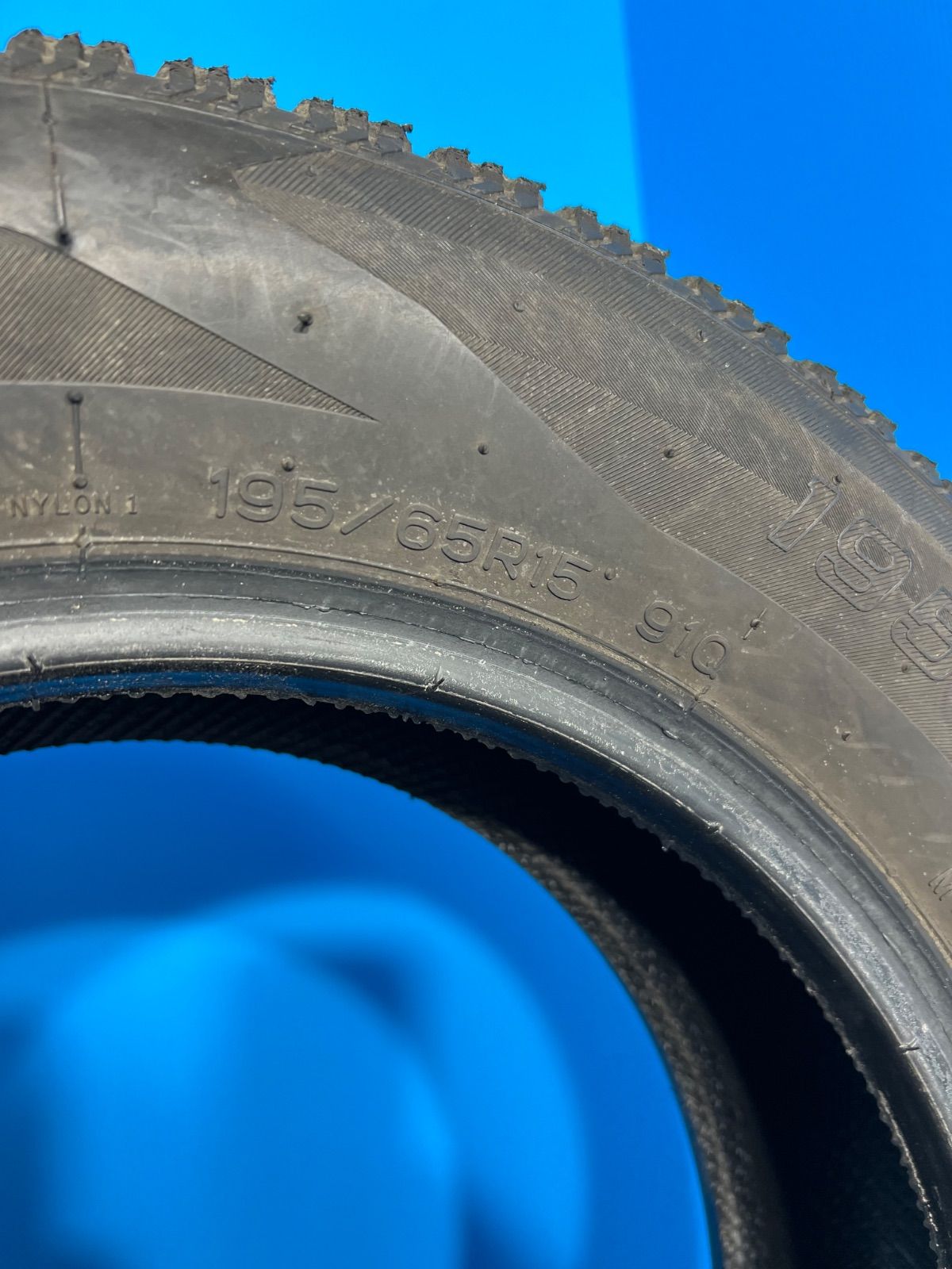 2022年製 バリ溝8mm】ナンカン AW-1 195/65R15 4本組 最新スタッドレス