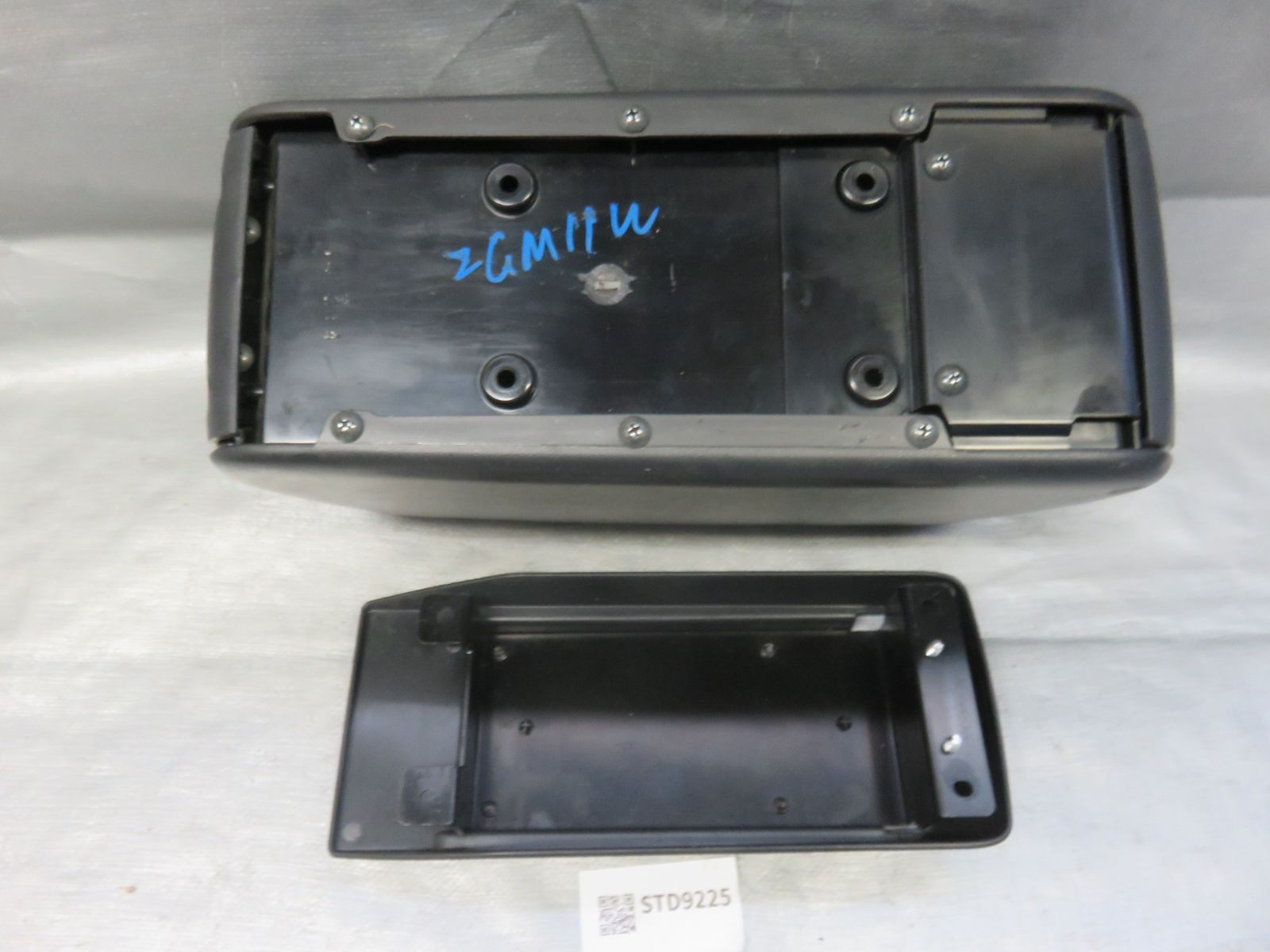 ☆STD9225/トヨタ ZGM10W ZGM11W アイシス プラタナ 純正 センター