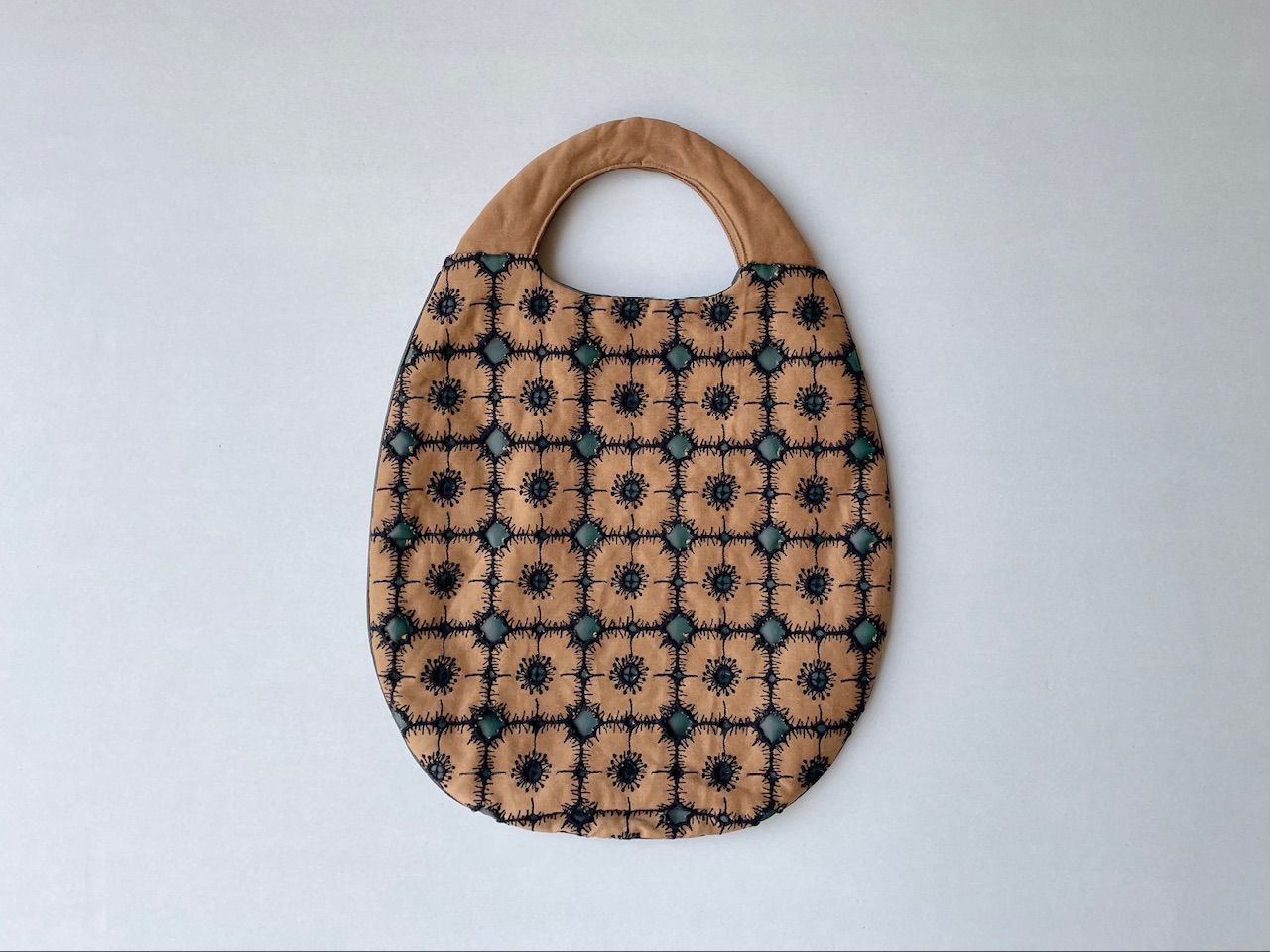 mina perhonen ミナペルホネン -anemone- egg bag エッグバッグ / 人気