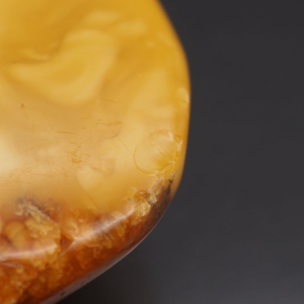 R391 琥珀 コハク ロイヤルアンバー ブローチ 大ぶり デザイン - メルカリ