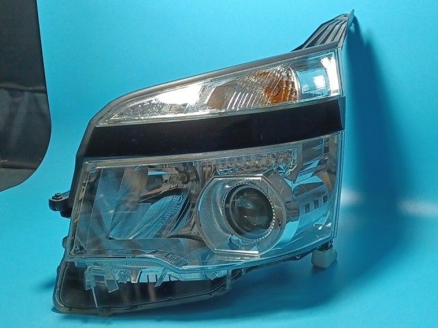 GPマテリアル品】純正品 トヨタ ヴォクシー ZRR70系 ヘッドランプ 左