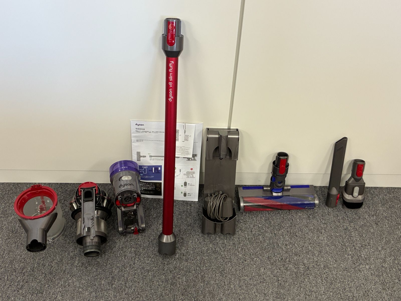 分解清掃済】Dyson V8 Slim Fluffy コードレス掃除機（一部難あり