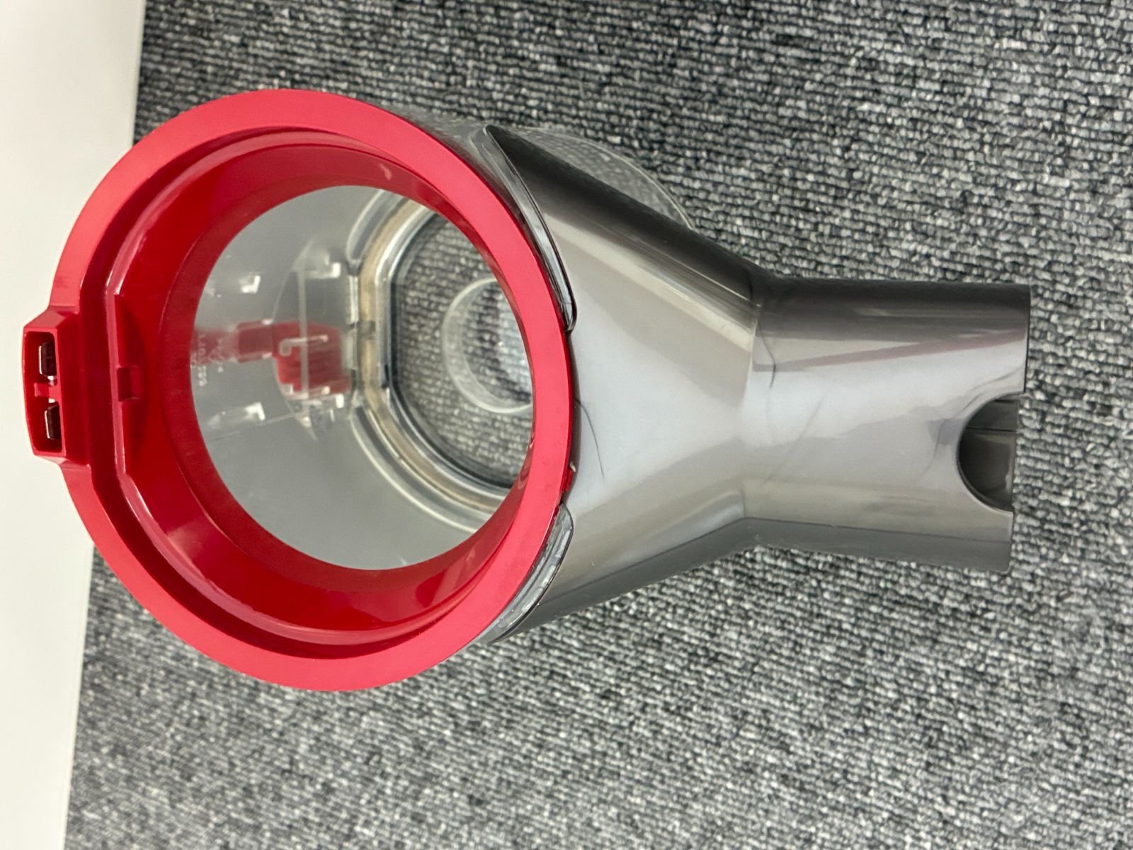 分解清掃済】Dyson V8 Slim Fluffy コードレス掃除機（一部難あり