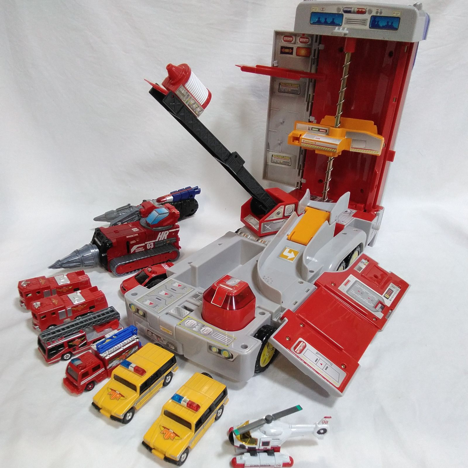 トミカ マグナムレスキューシリーズ 緊急発進マグナムファイヤー