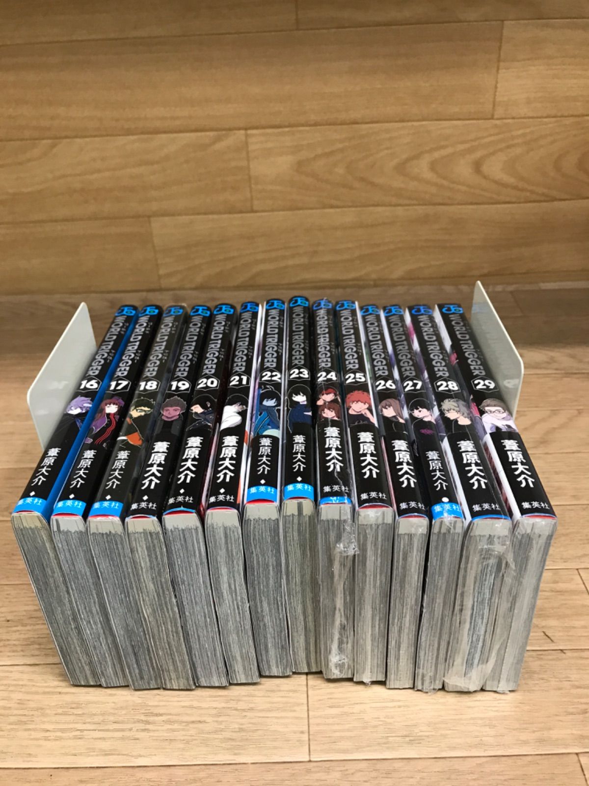 ☆②【未開封6冊】ワールドトリガー 1～29巻 コミック全巻 《IX02C》S9