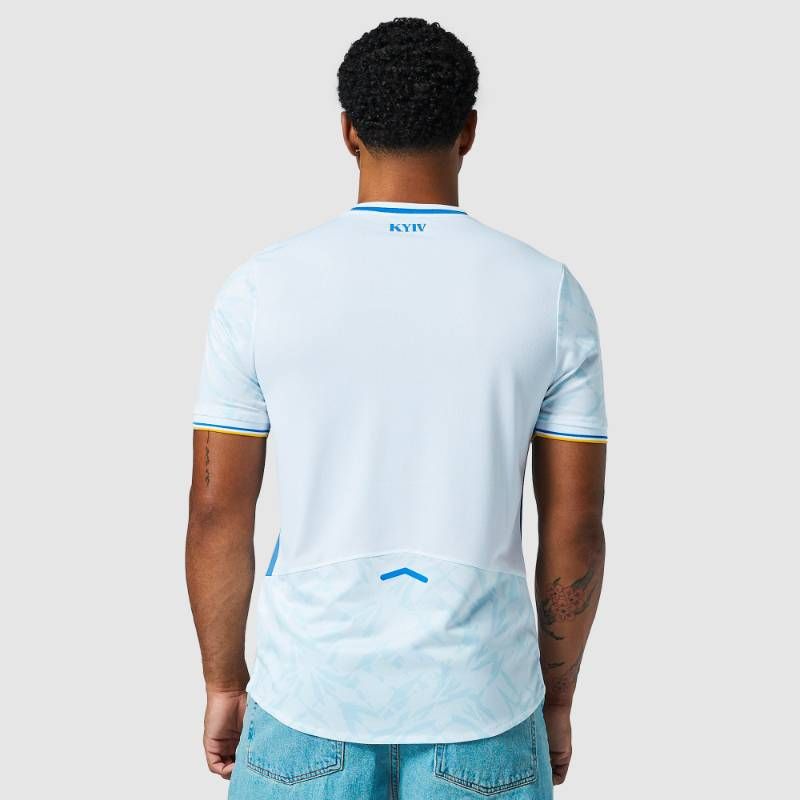 送料無料・匿名配送】New Balance ニューバランス ディナモ・キーウ 25