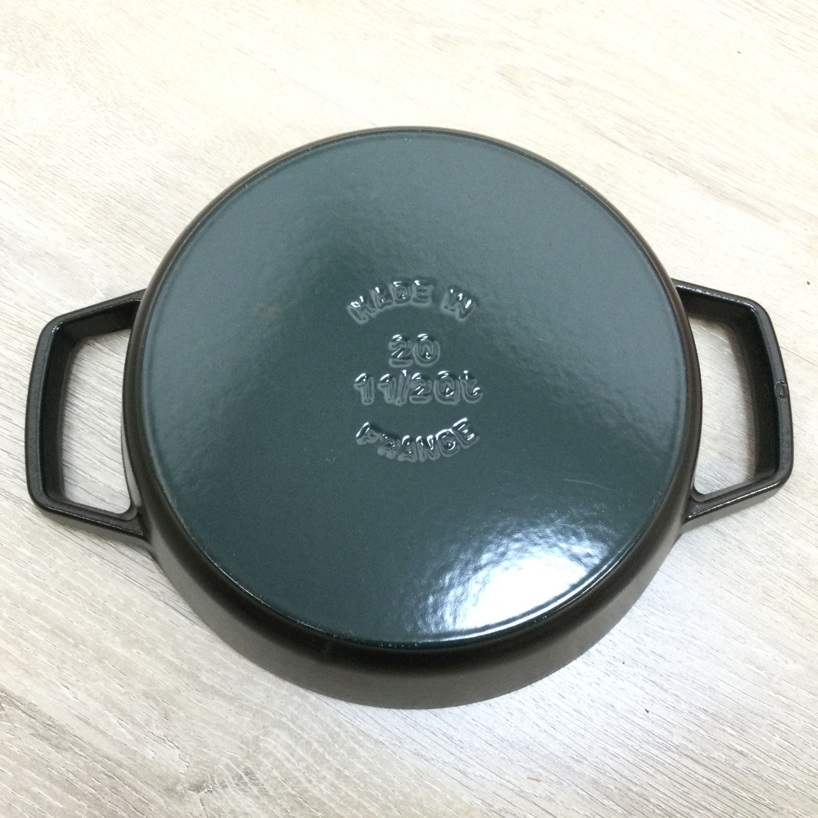 STAUB ストウブ 両手鍋 20cm ブラック 鋳物ホーロー フランス製 鍋本体