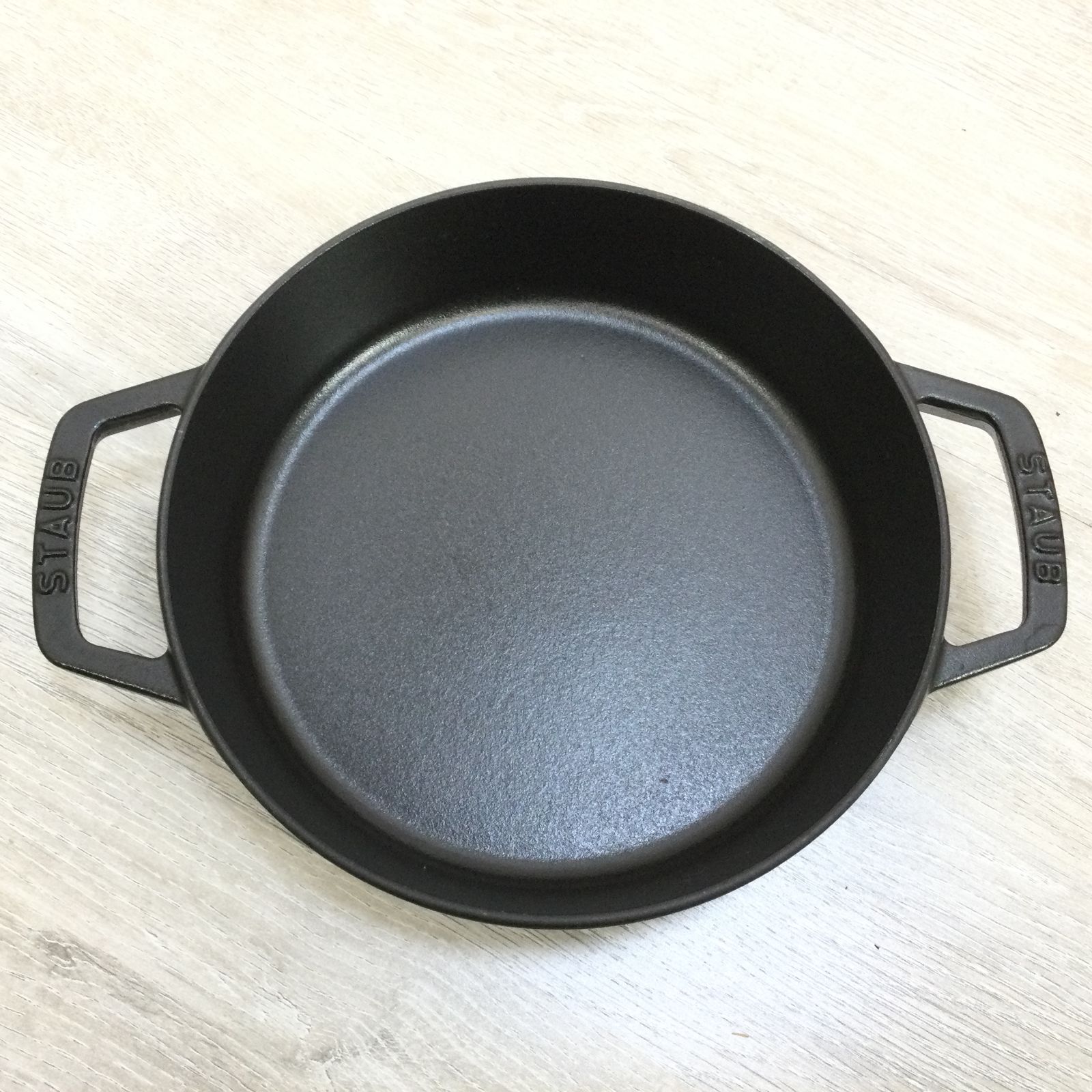 STAUB ストウブ 両手鍋 20cm ブラック 鋳物ホーロー フランス製 鍋本体