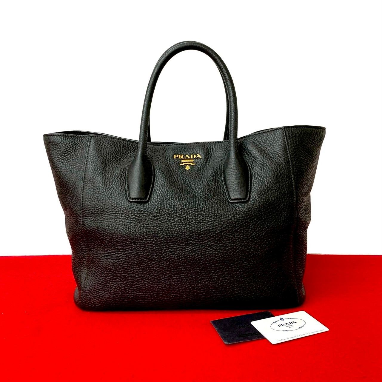 極 美品 カード付き PRADA プラダ ロゴ 金具 ヴィッテロダイノ レザー