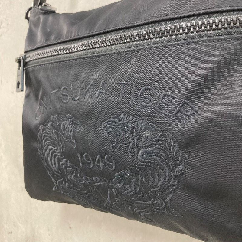 Onitsuka Tiger オニツカタイガー サコッシュ ショルダーバッグ