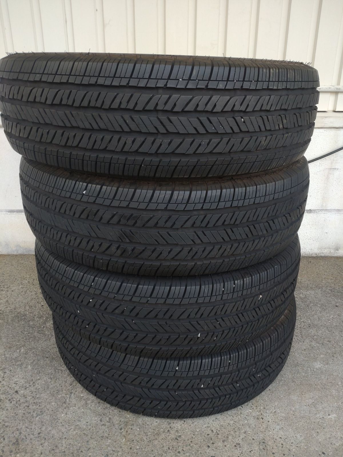 ブリヂストン　DUELER　H/T　685　255/70R18　2023年製　ジープラングラー　中古タイヤ　4本セット