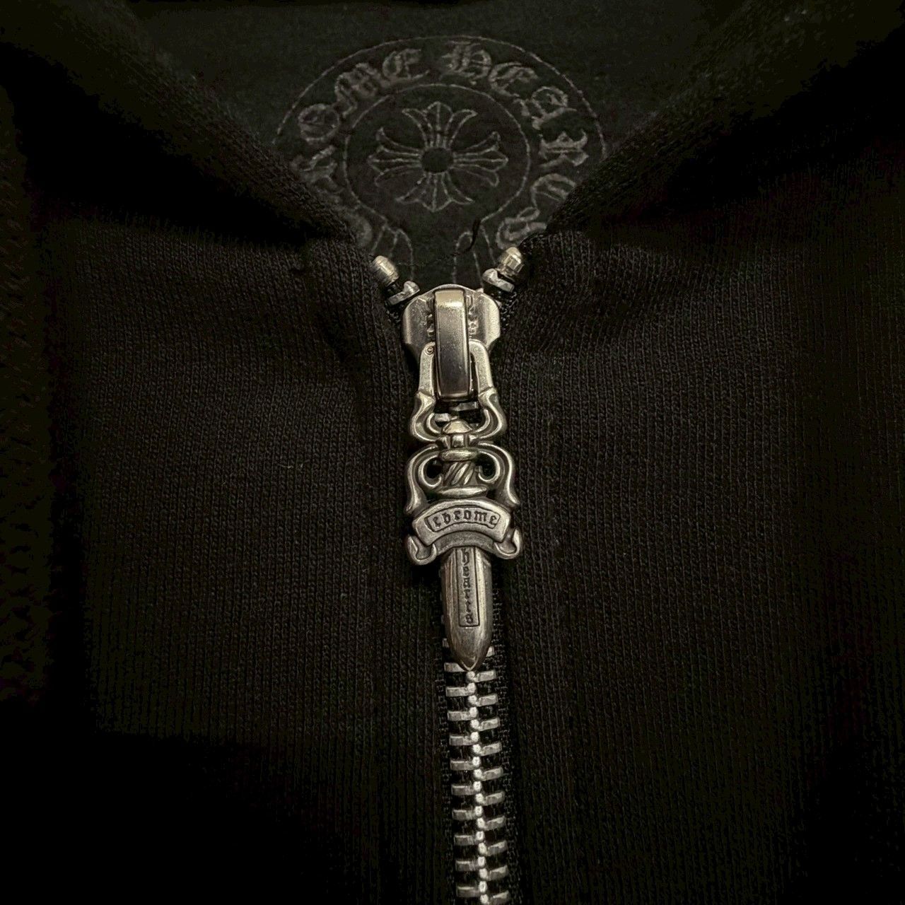 CHROME HEARTS Vertical クロムハーツ バーティカル ロゴ 黒 ブラック