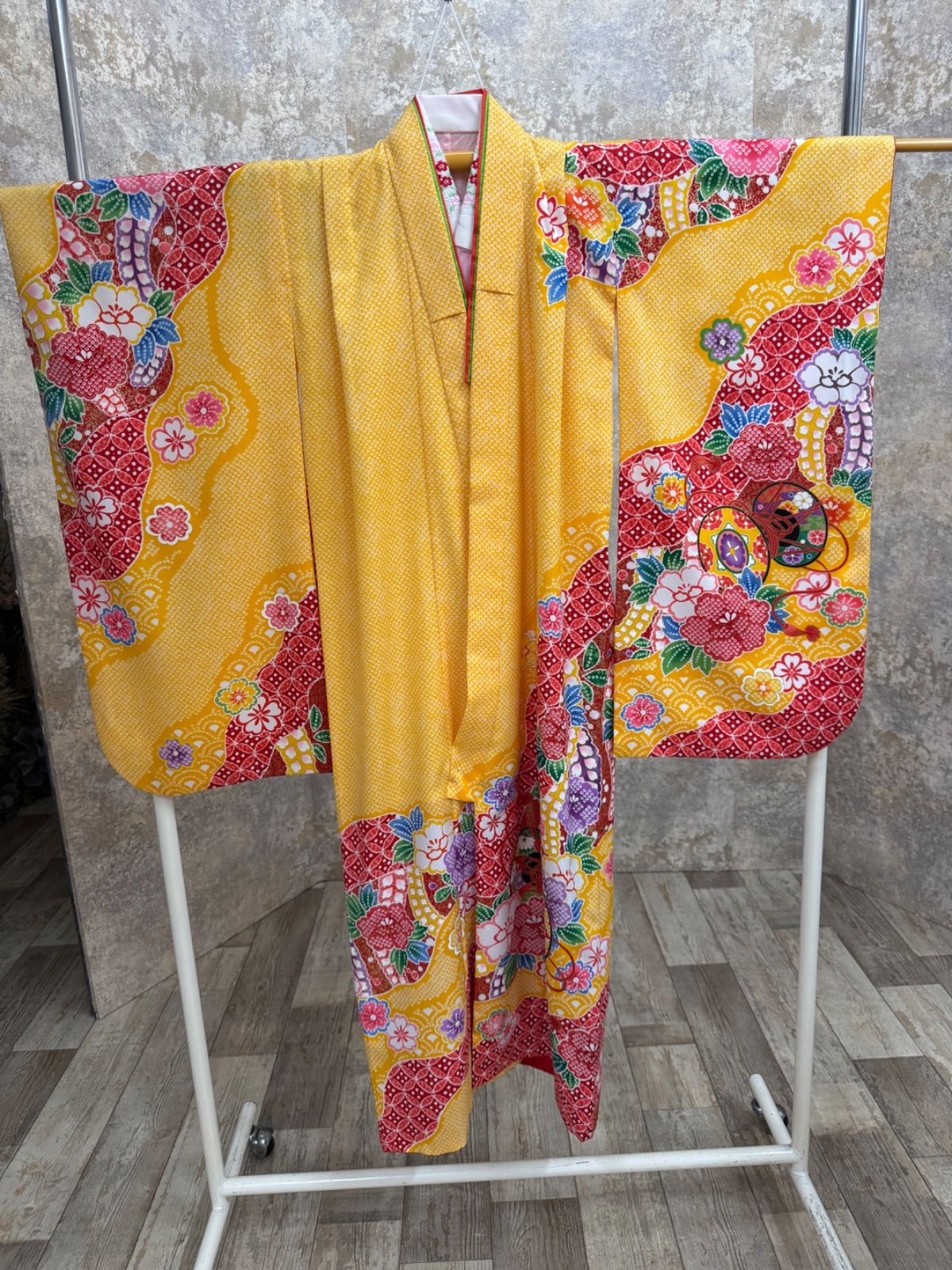 七五三 七歳 7歳 女の子 着物 黄色✖️赤 絞り柄 - メルカリ