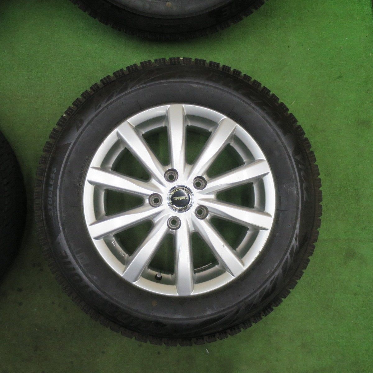 バリ溝！9分☆スタッドレス 215/65R16 ブリヂストン ブリザック VRX2 