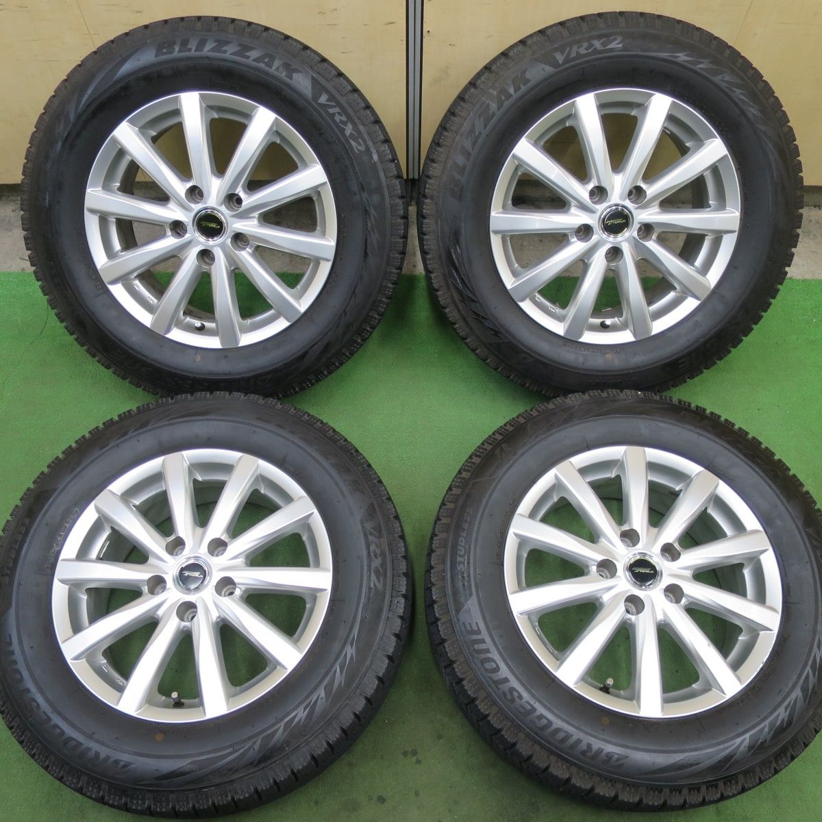 バリ溝！9分☆スタッドレス 215/65R16 ブリヂストン ブリザック VRX2 