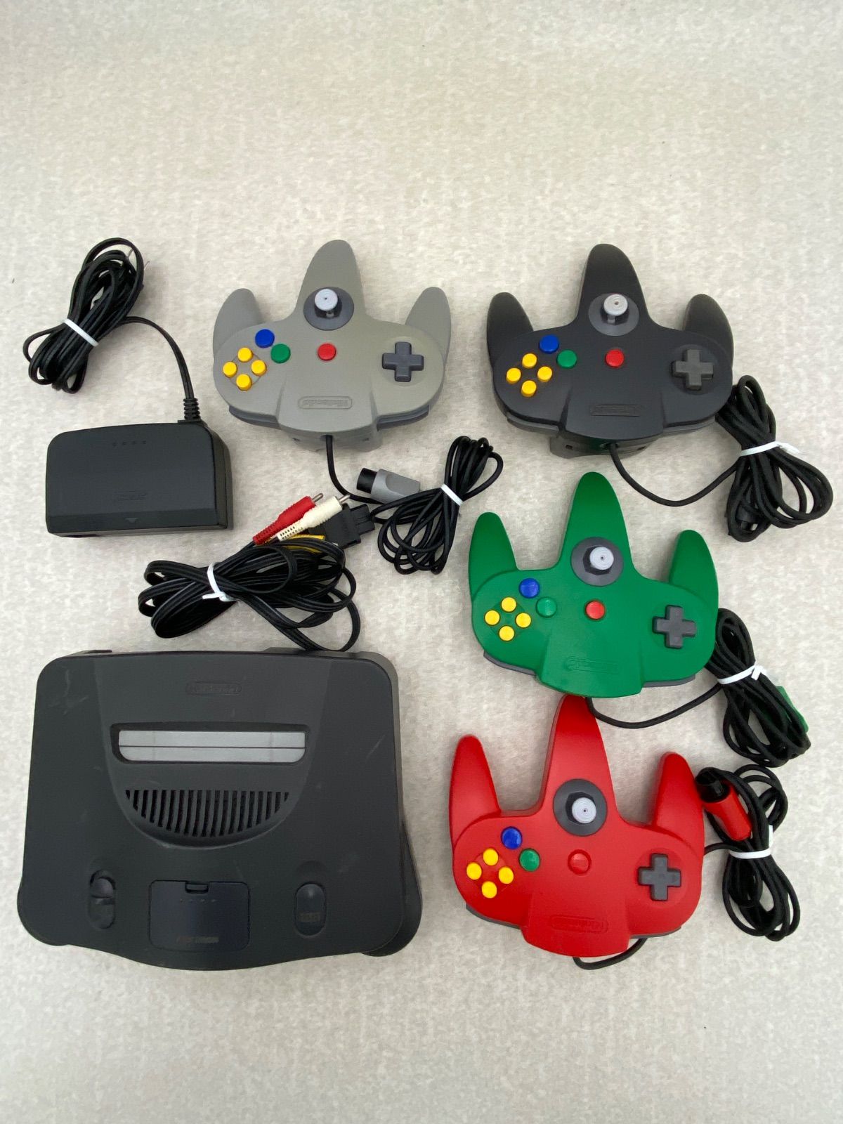ニンテンドー64 本体 動作品 コントローラー4点 - メルカリ
